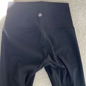 Lululemon Black Leggings, Wunder Under HR Tight 28”, Size 2, Luxtreme fabric